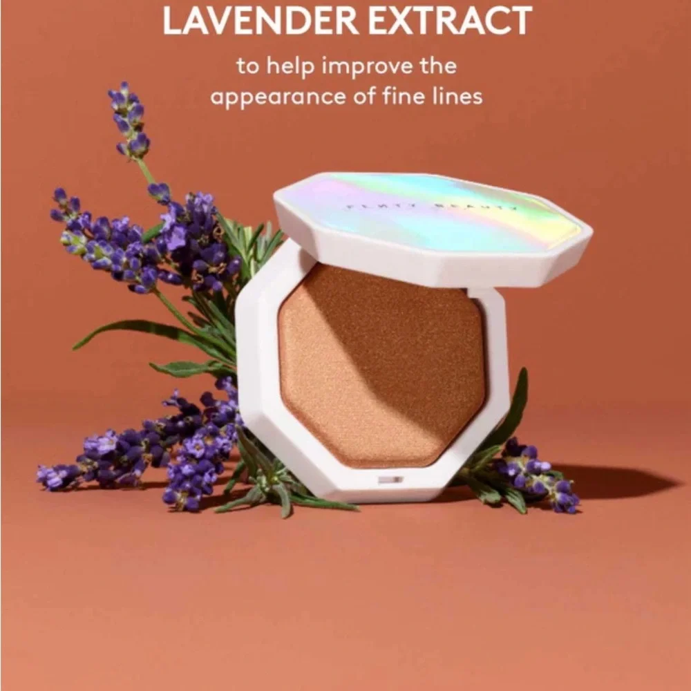 Fenty Beauty Demi Glow Light Diffusing Trophies IN Truffle Highlighter NEW
